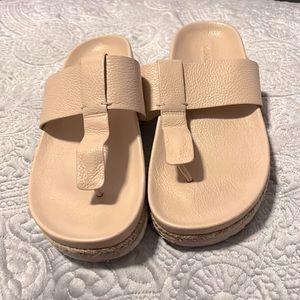 Comfy VINCE pale pink sandals